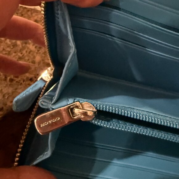COACH SIGNATURE C ACCORDION ZIP AROUND WALLET BROWN/BLUE Like New - Picture 10 of 13